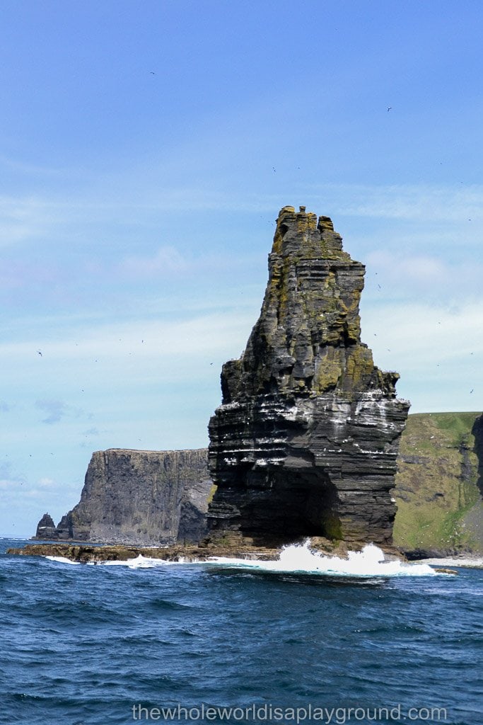 18+ Ireland Sightseeing Background