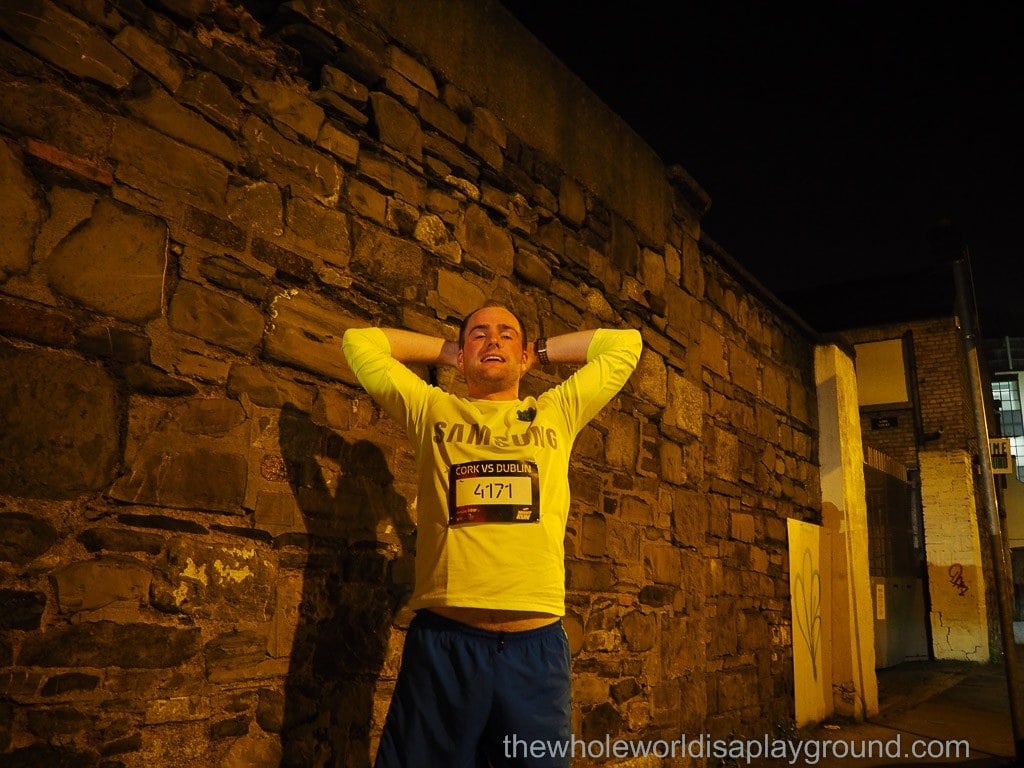 Samsung Night Run ©thewholeworldisaplayground Samsung Night Run ©thewholeworldisaplayground