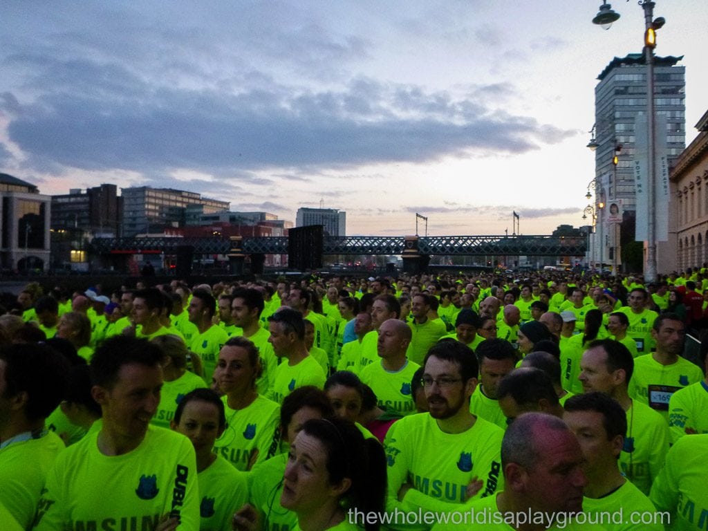 Samsung Night Run ©thewholeworldisaplayground Samsung Night Run ©thewholeworldisaplayground