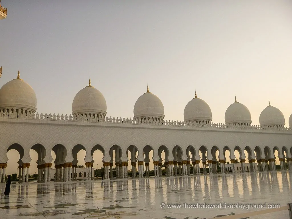 Sheikh Zayed Grand Mosque Abu Dhabi ©thewholeworldisaplayground