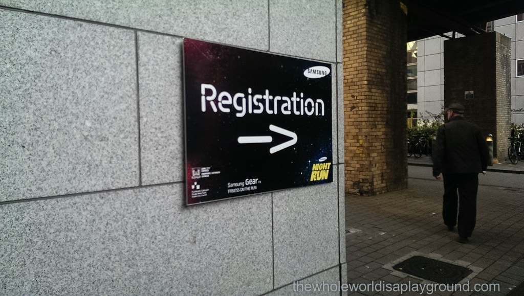 Samsung Night Run ©thewholeworldisaplayground Samsung Night Run ©thewholeworldisaplayground