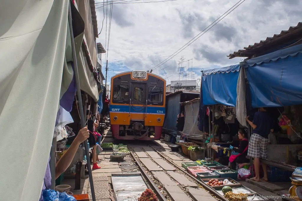 Maeklong Railway Market ©thewholeworldisaplayground