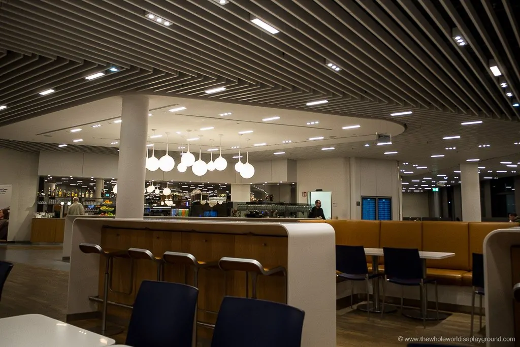 Lufthansa Senator and Business Lounge Frankfurt ©thewholeworldisaplayground