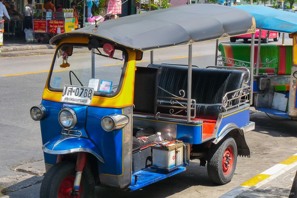 How to get to Ayutthaya Bangkok minivan ©thehwholeworldisaplayground