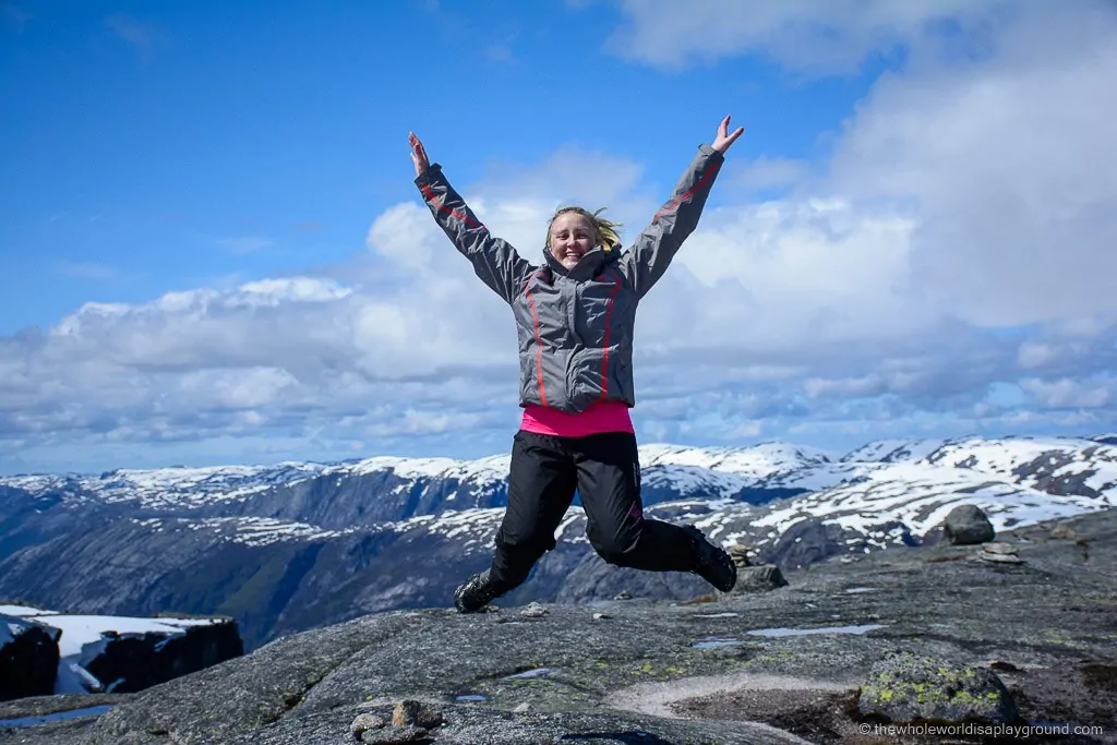 How to hike kjerag! What you need for Kjeragbolten! ©thewholeworldisaplayground