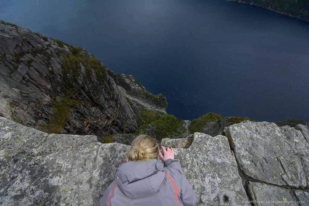 How to Hike Preikestolen, guide to hiking pulpit rock ©thewholeworldisaplayground