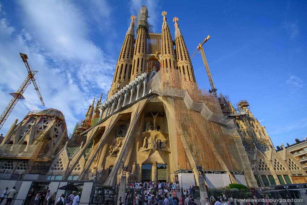 The Best Photo Locations in Barcelona | The Whole World Is A Playground