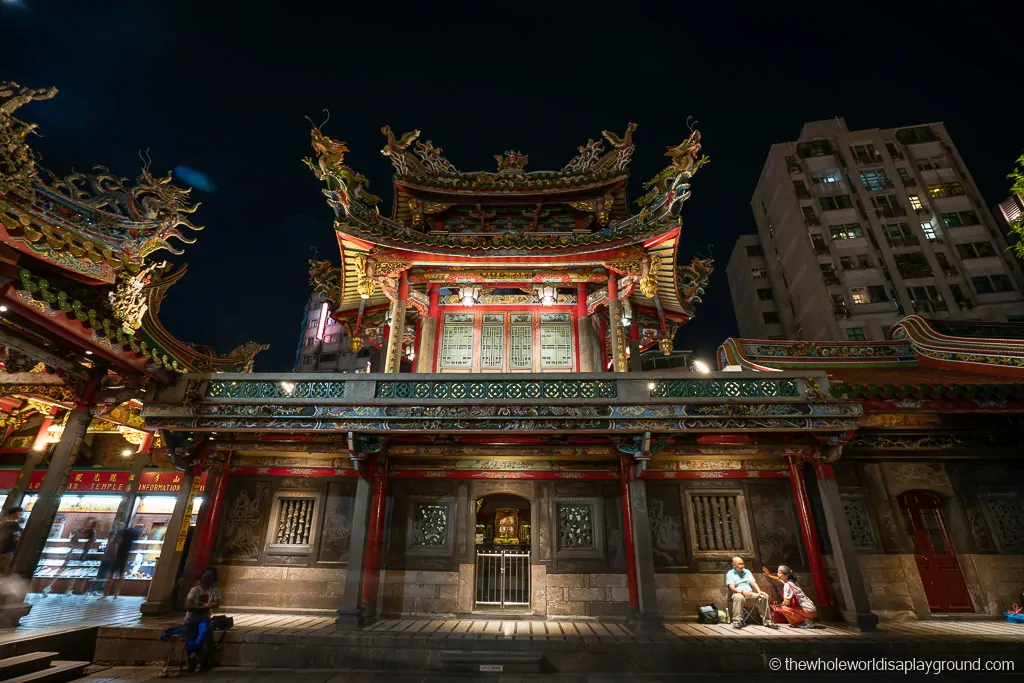 Taipei itinerary Longshan temple