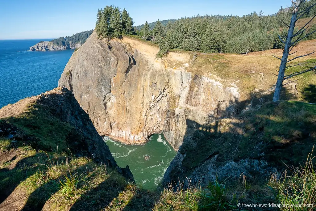 Devils Cauldron Hike Oregon