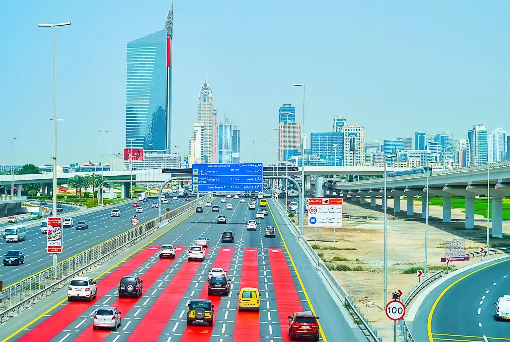 Alquilar un coche en Dubái