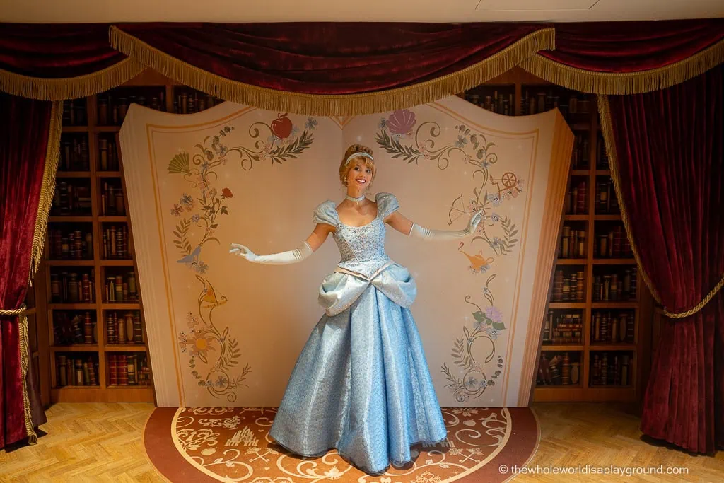 Where to Meet Characters Disneyland Paris