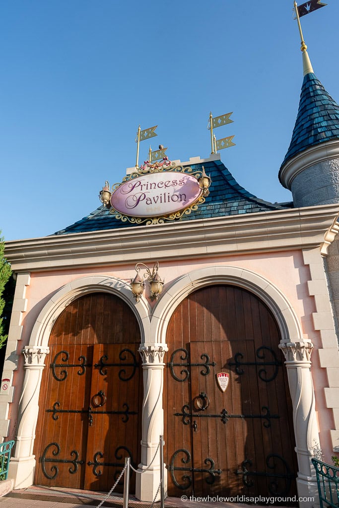 Where to Meet Characters Disneyland Paris