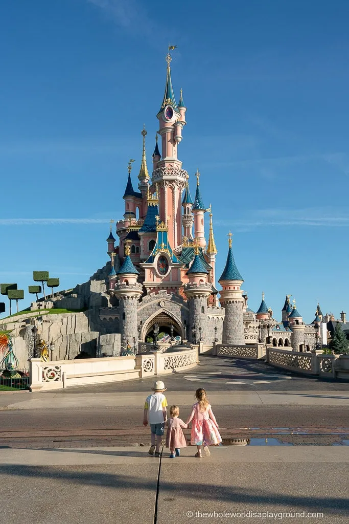 Where to Meet Characters Disneyland Paris