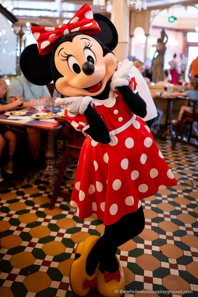 Character Dining at Disneyland Paris