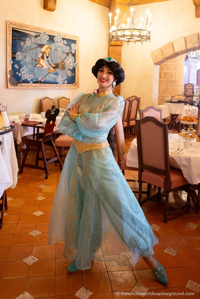 Character Dining at Disneyland Paris