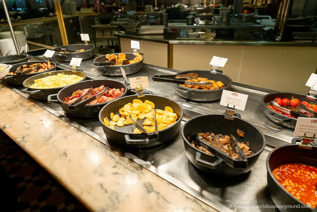 Character Dining at Disneyland Paris