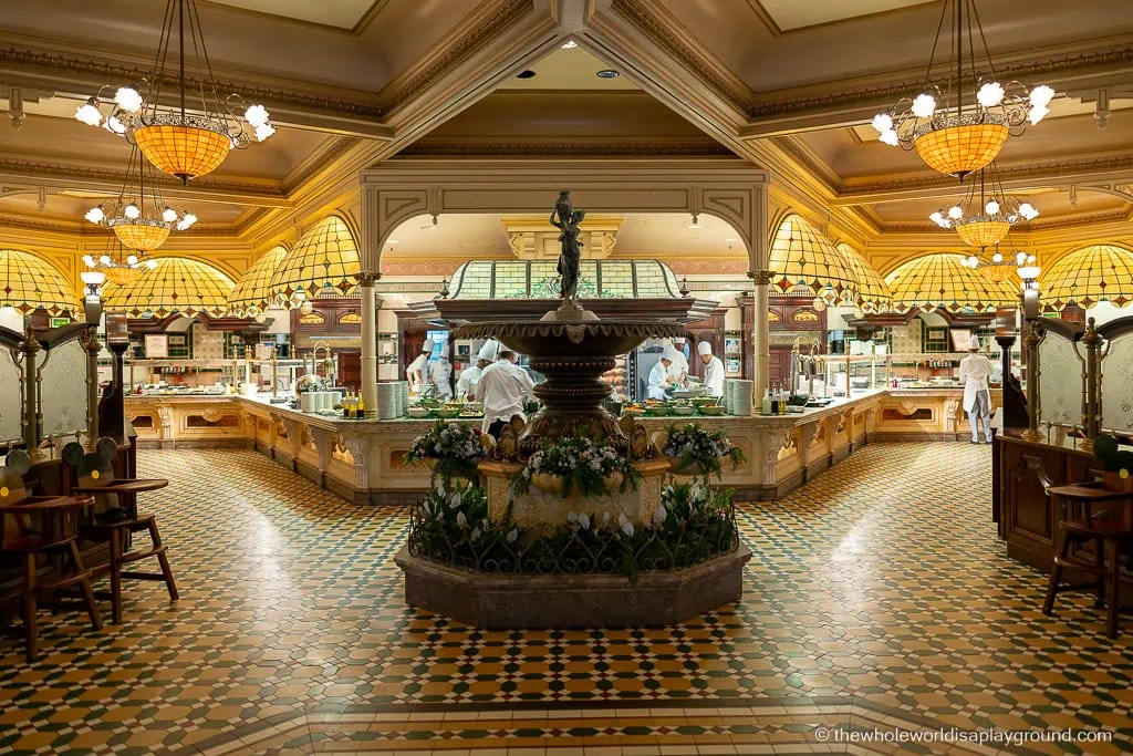 Character Dinner Plaza Gardens at Disneyland Paris