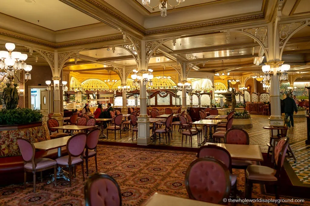 Character Dinner Plaza Gardens at Disneyland Paris